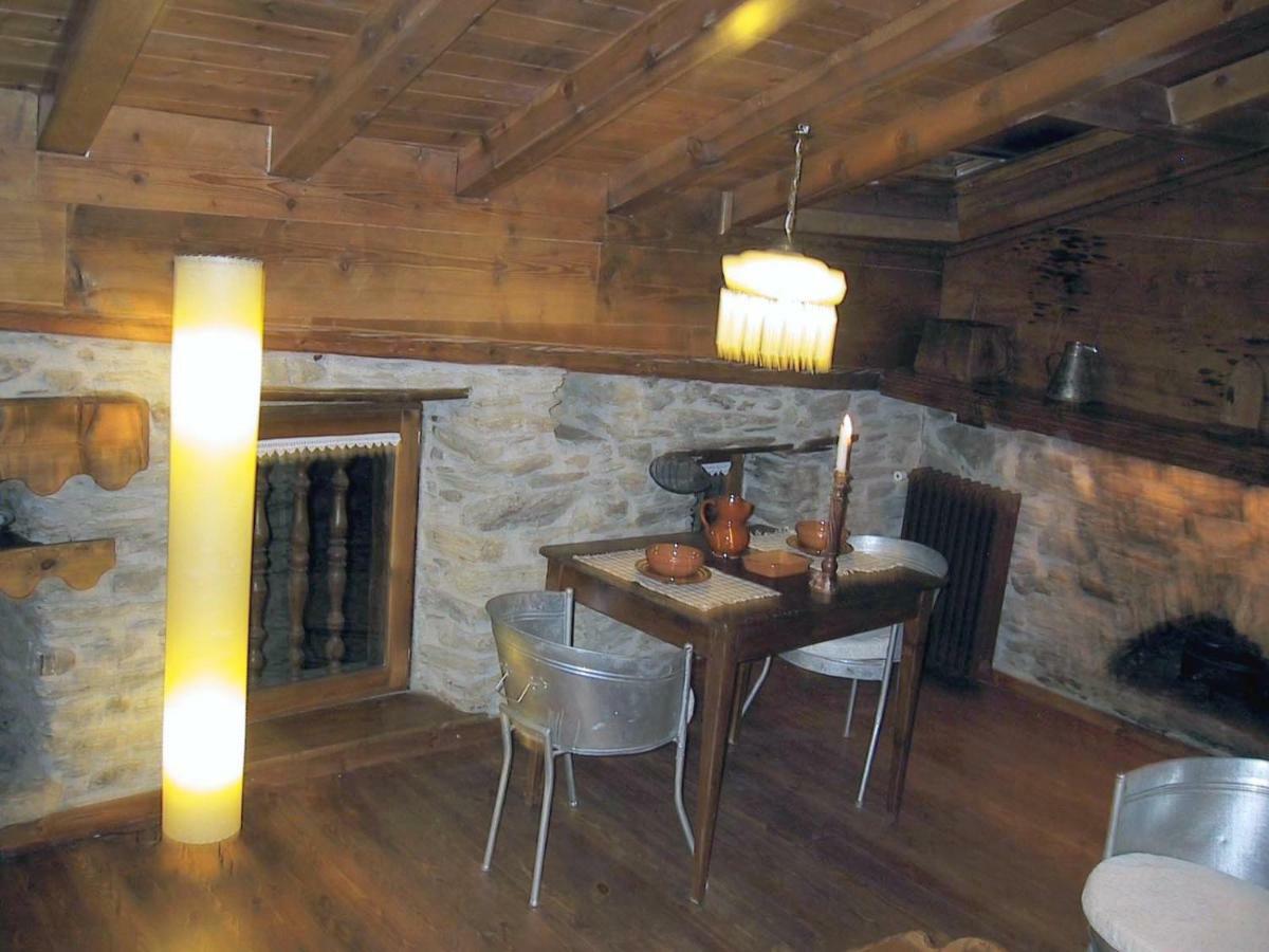 La Llupia Villa Isavarre Екстериор снимка